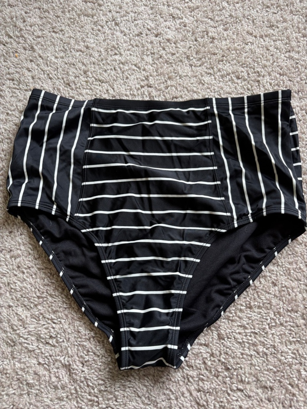 Old Navy NWT Striped Bikini Bottoms Women’s plus XL high waisted